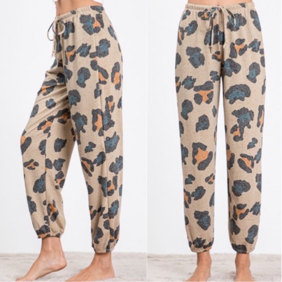 💃🏻SOLD OUT Mia Leopard Animal Print joggers - Picture 2 of 3
